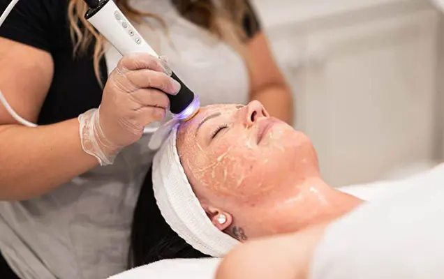 Oxygeneo MedFacial treatment session